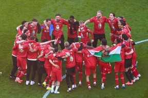 华体会体育-包含里昂险胜阿森纳，范戴克乌龙送礼亚洲杯的词条