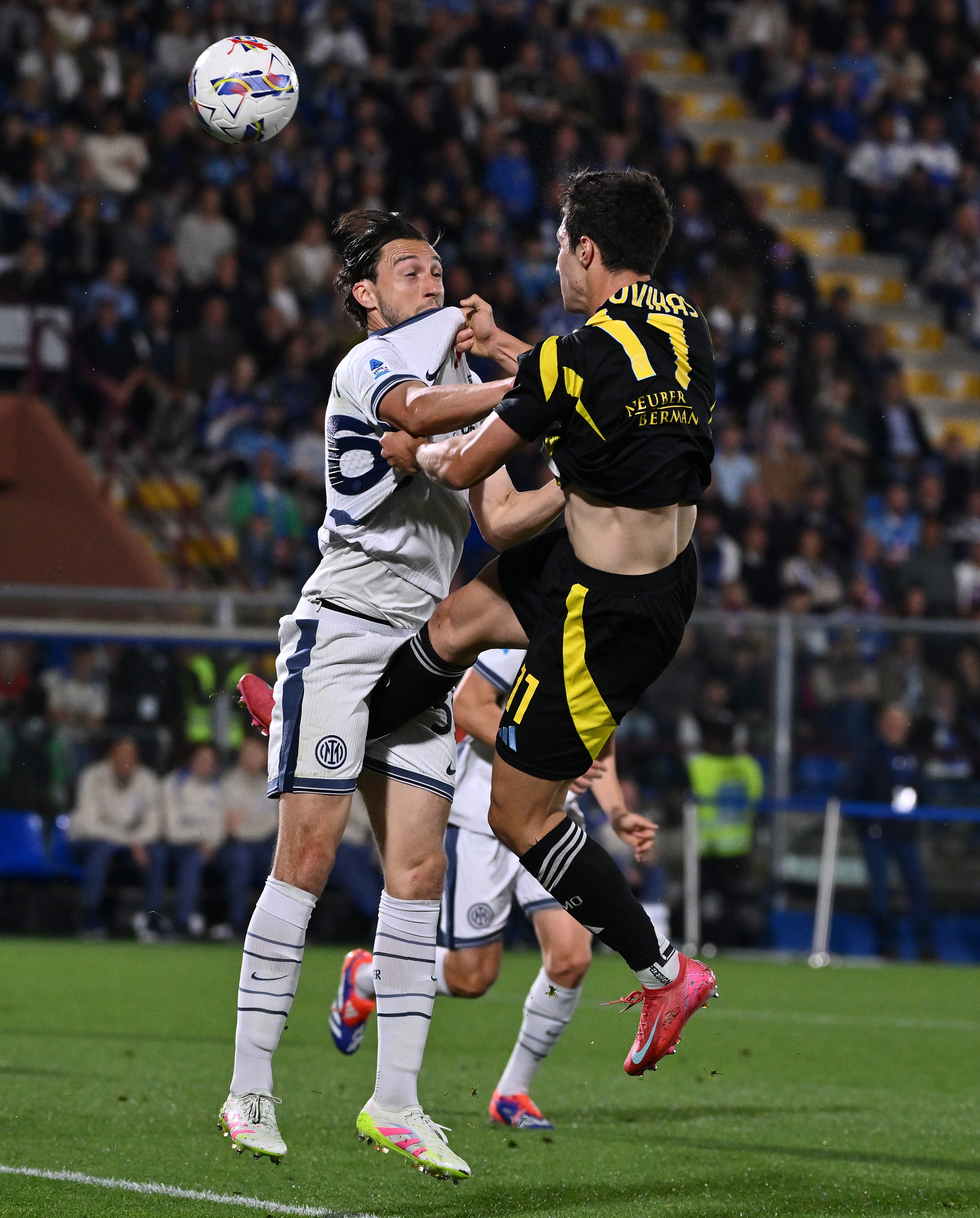 华体会体育-场上悬念重重的国际足球赛事即将拉开帷幕的简单介绍 第1张 华体会体育-场上悬念重重的国际足球赛事即将拉开帷幕的简单介绍 第1张