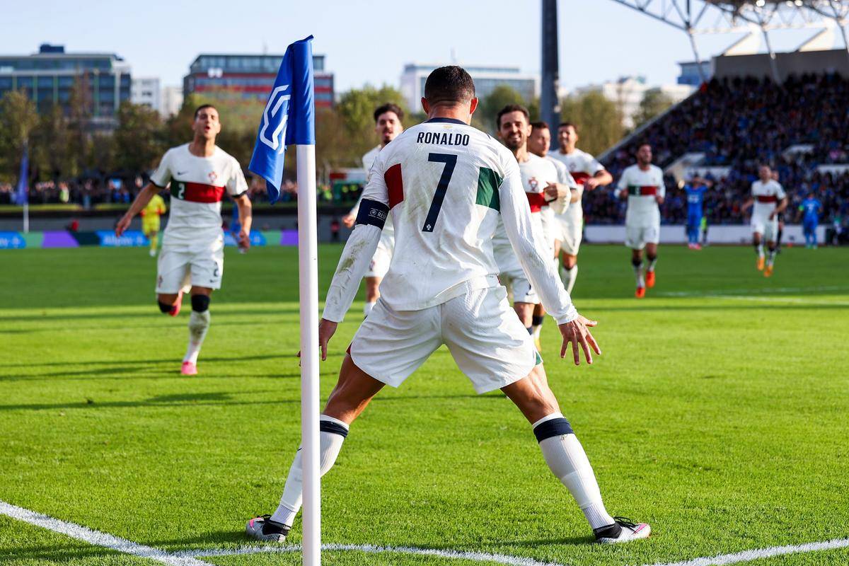 华体会官网-冰岛运动员奋力拼搏，冲击巅峰  第1张